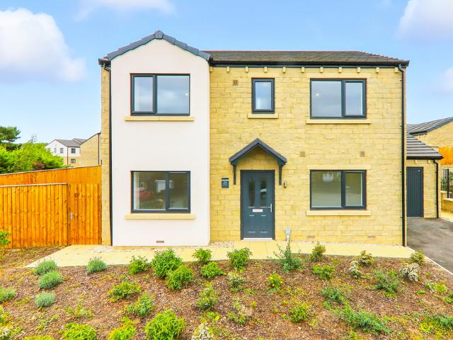 House for sale in Field Lane, Rastrick