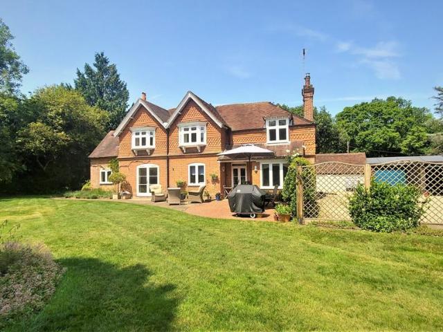 House for sale in Ashmore Green, West Berkshire