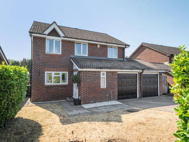 House for sale in The Butts, Kent