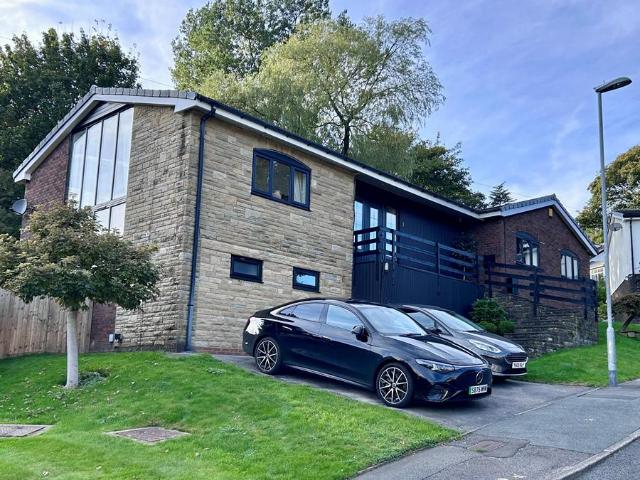 House for sale in Grotton, Oldham