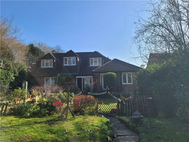 House for sale in Hillview, Surrey
