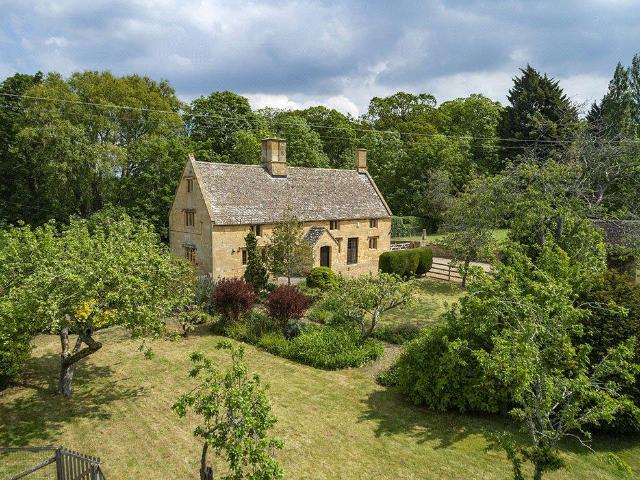 House for sale in Fossebridge, Gloucestershire