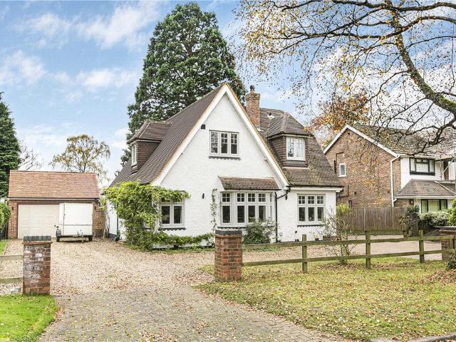 House for sale in Holywell, Studham
