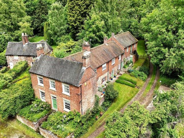 House for sale in Egginton, East Midlands