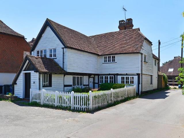 House for sale in Fole, Surrey