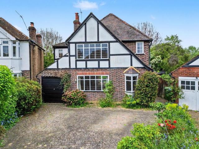 House for sale in Lower Green Esher, Blackhills