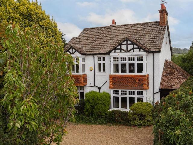 House for sale in Pachesham Park, Surrey