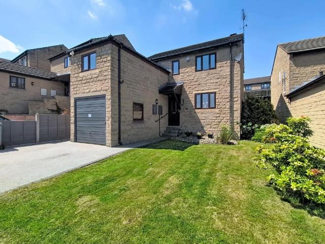 House for sale in Hightown, West Yorkshire
