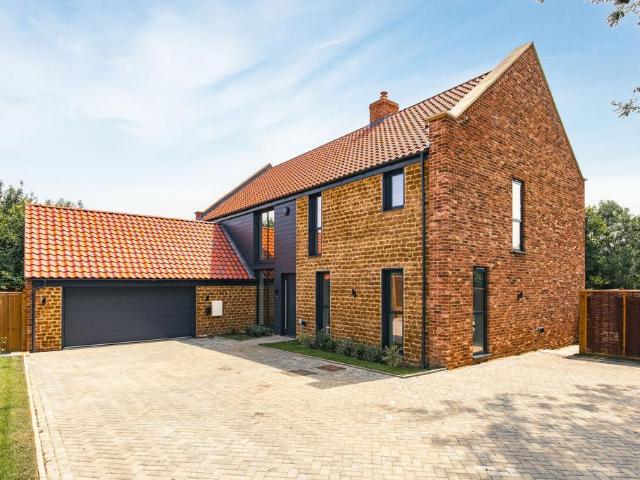 House for sale in Ringstead, Brookville