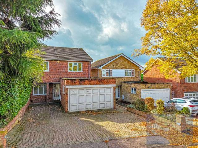 House for sale in Chigwell, Epping