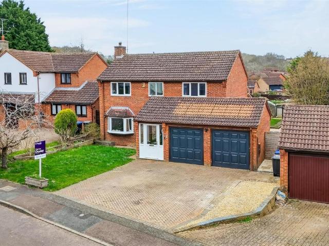 House for sale in East Hunsbury, Northamptonshire