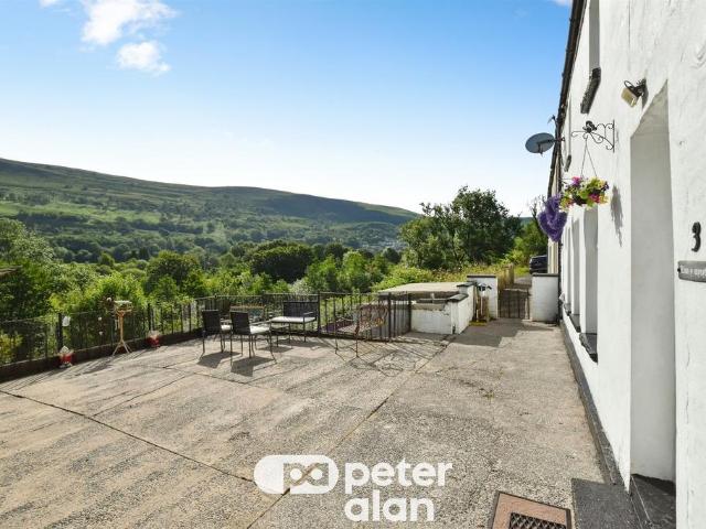 House for sale in Troed-y-rhiw, Wales