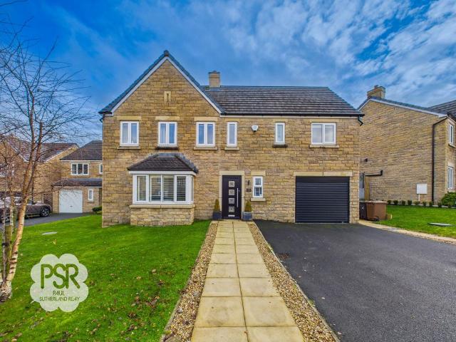 House for sale in Charlesworth, East Midlands