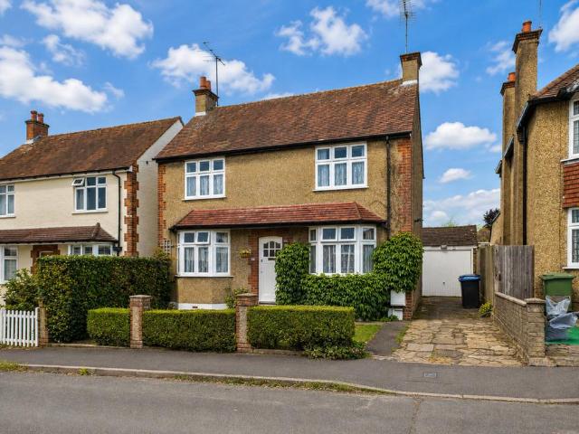 House for sale in Bennetts End, Pouchen End