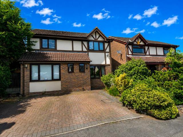 House for sale in Lower Irlam, Salford