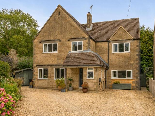 House for sale in Bournes Green, Stroud