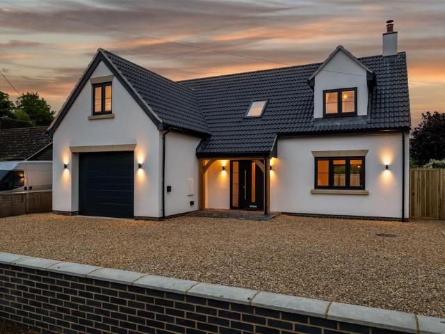 House for sale in Harrold, Bedford