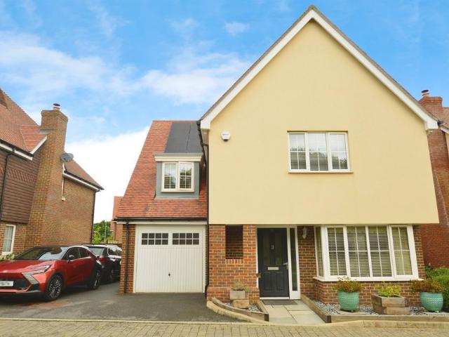 House for sale in Cheeseman's Green, Bridgefield