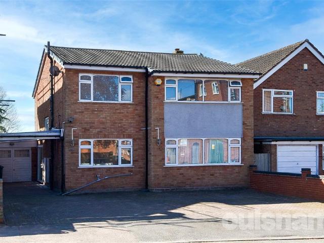 House for sale in Kings Heath, Wake Green