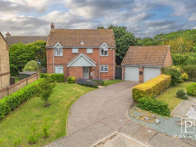 House for sale in Frinton and Walton, Dale Hill