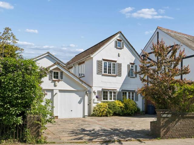 House for sale in Fern, Little Marlow