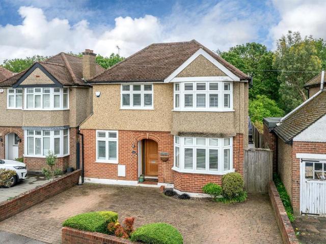 House for sale in Batchworth, Hertfordshire