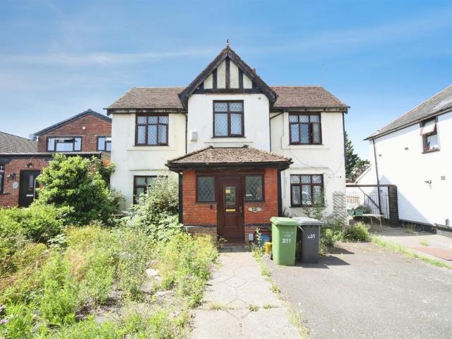 House for sale in Leagrave, Luton