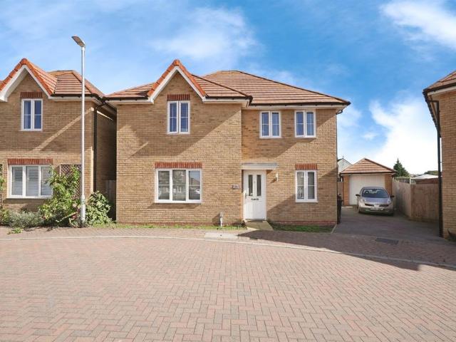 House for sale in Aylesham, Dover