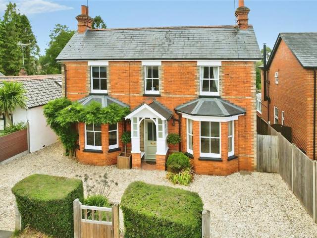 House for sale in Crowthorne