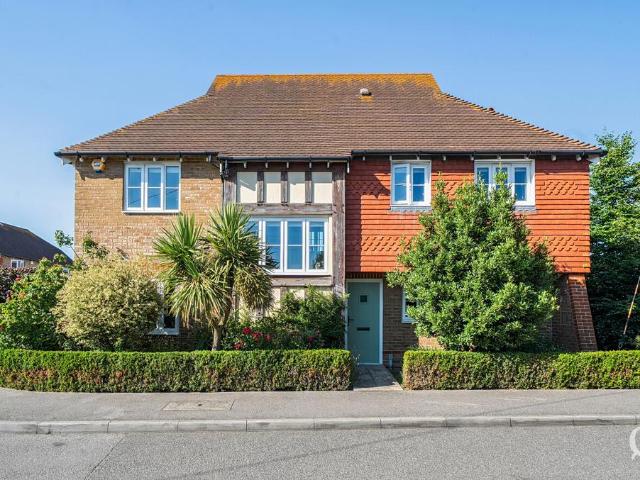 House for sale in Oad Street, Kent