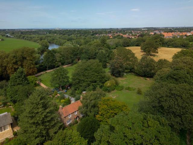 House for sale in High Field, York