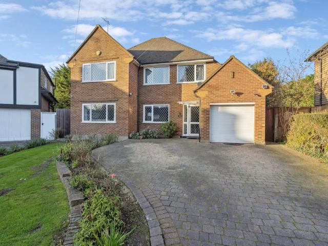 House for sale in Pinner, Greater London