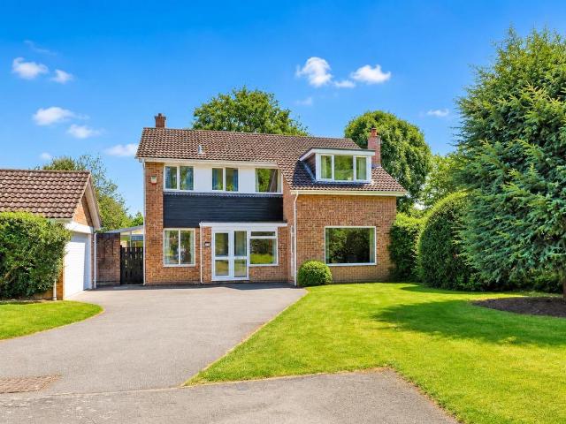 House for sale in Chipping Hill, Essex