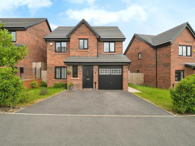 House for sale in Ellenbrook, Salford