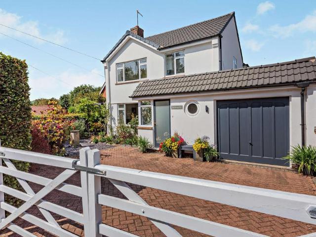 House for sale in Fole, Surrey