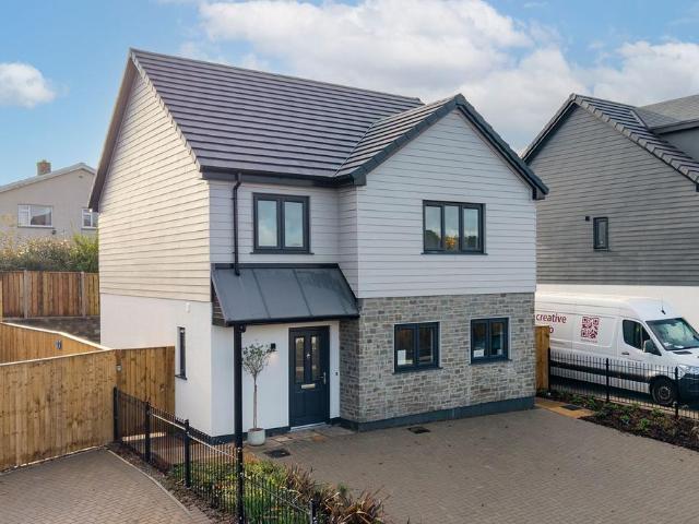 House for sale in Saundersfoot, Wales