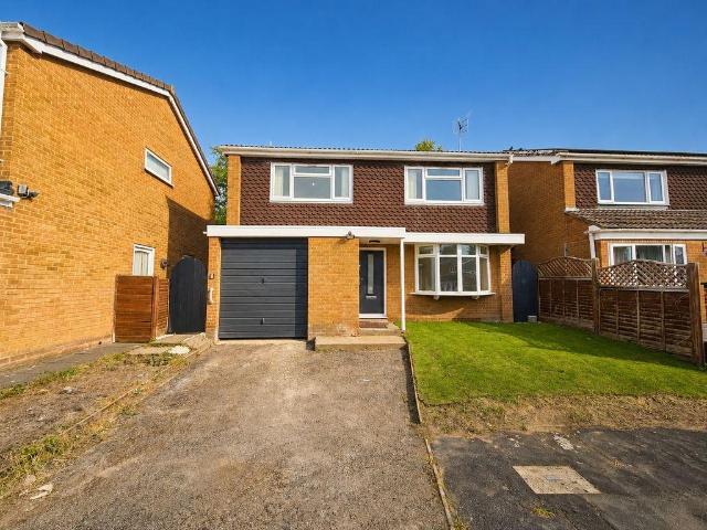 House for sale in Woodloes Park, Green Close