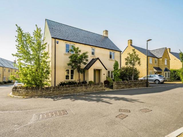 House for sale in Fossebridge, Gloucestershire