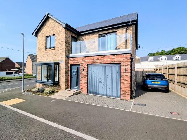 House for sale in Kidwelly, Wales