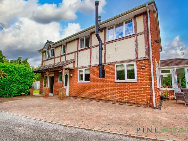House for sale in Creswell Model Village, Elmton