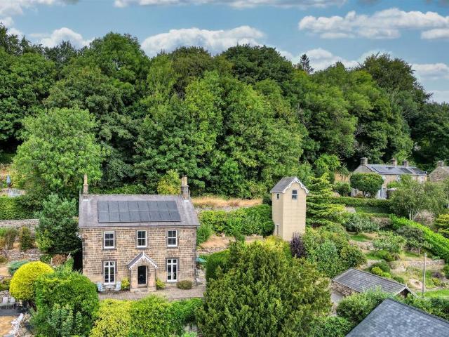 House for sale in Froggatt, East Midlands