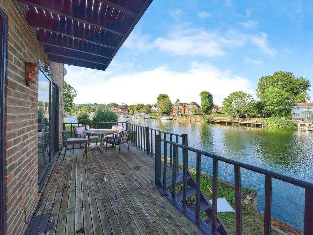 House for sale in Wraysbury