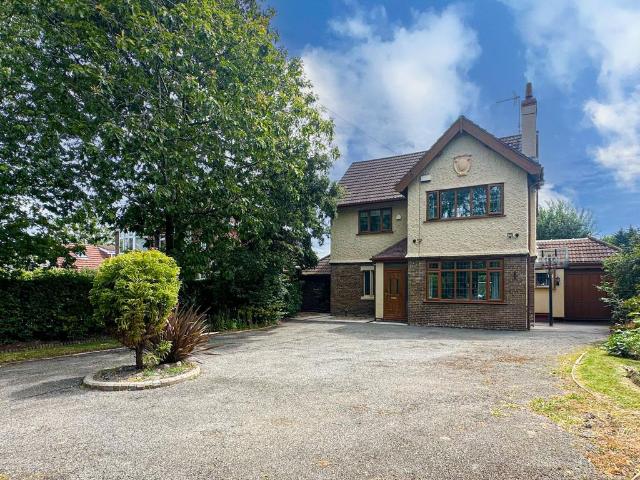 House for sale in Overchurch Hill, Upton