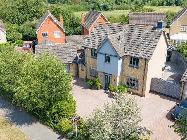 House for sale in Thorington Park, Chelmondiston