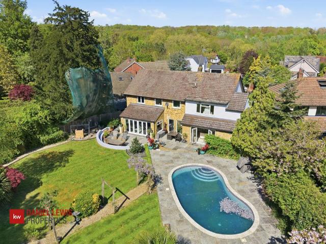House for sale in Debden Green, Epping
