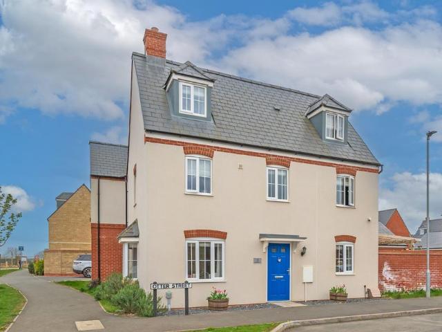 House for sale in Rothwell