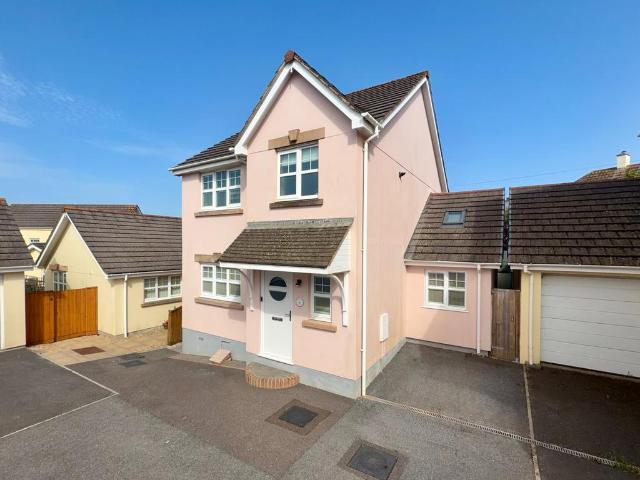 House for sale in Three Beaches, Livermead