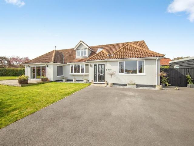 House for sale in Chelmondiston, Suffolk