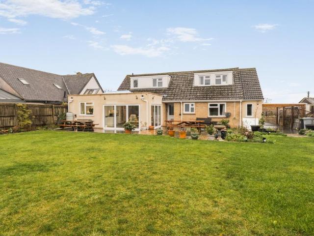 House for sale in Black Bourton, Oxfordshire