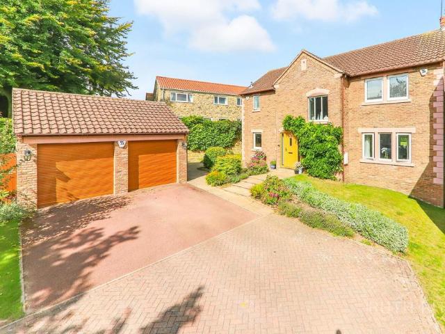 House for sale in Badsworth, West Yorkshire